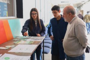 «Nuestra Huella»: la Escuela Técnica N° 2 de Bicentenario avanza con el reciclaje en el barrio